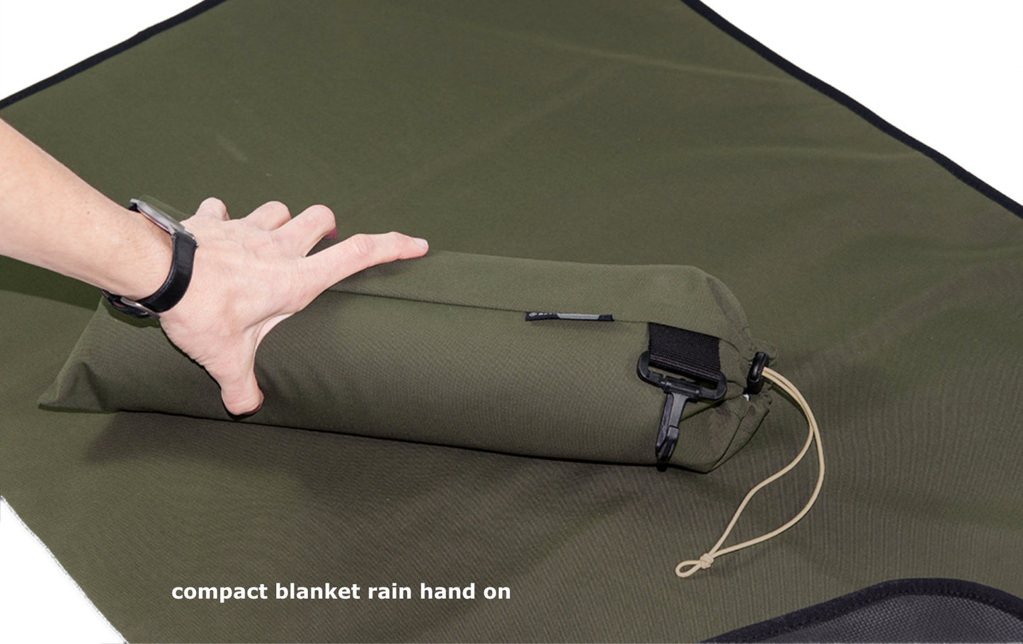 Compact blanket „Rain“ olive