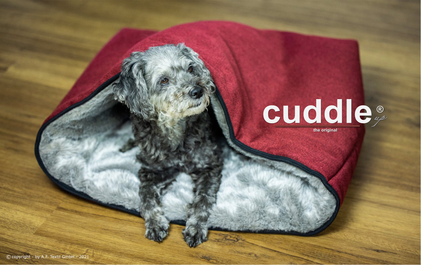 Cuddle up burgundy-silver gray